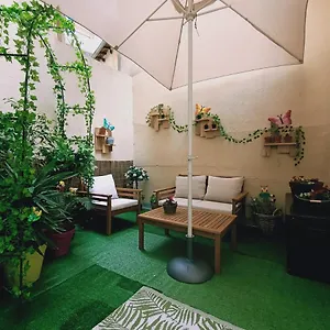https://nice-appartement-cosy-patio-prive.fr-provencehotel.com
